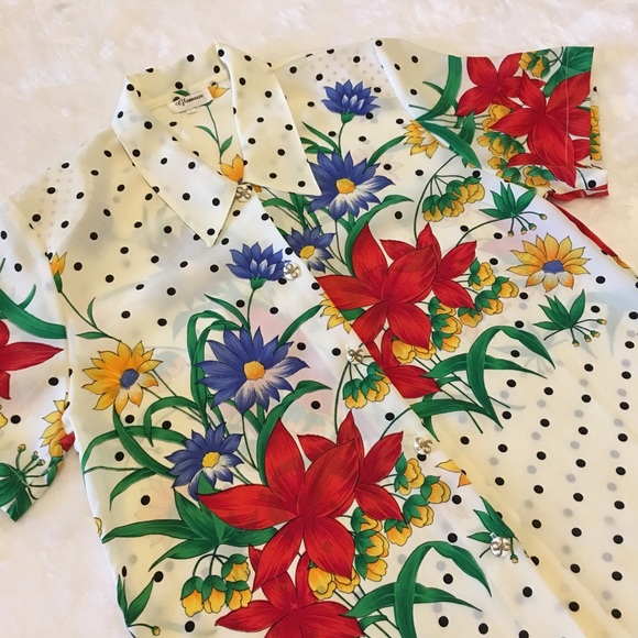 ❗️Last chance❗️ NWOT Floral Polka Dot Short Sleeve Top - Picture 3 of 5